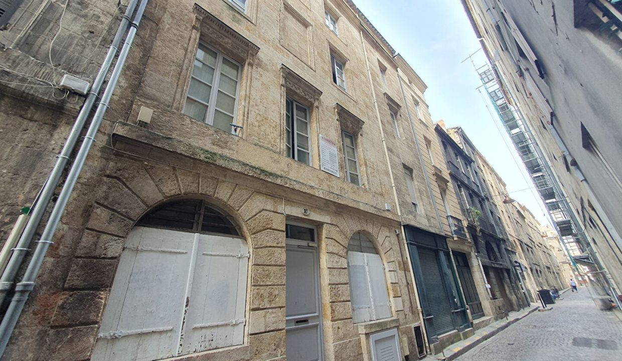 publique-55121704-Nr-1