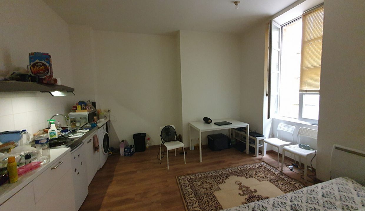 publique-55121704-Nr-6