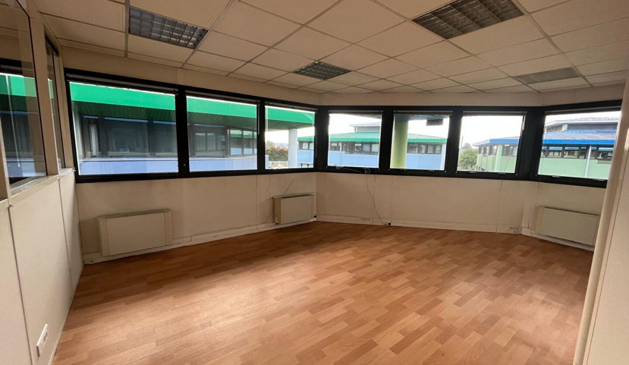 publique-55764380-Nr-6