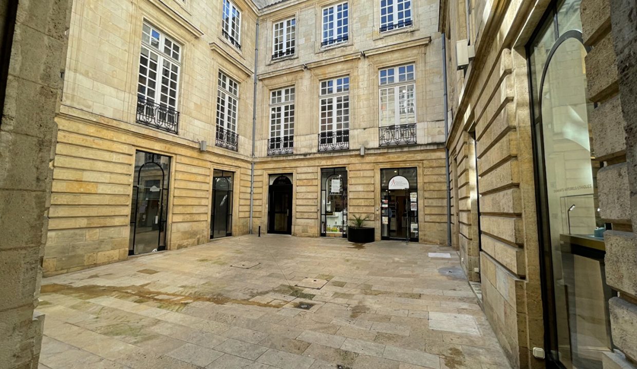 publique-57258067-Nr-6