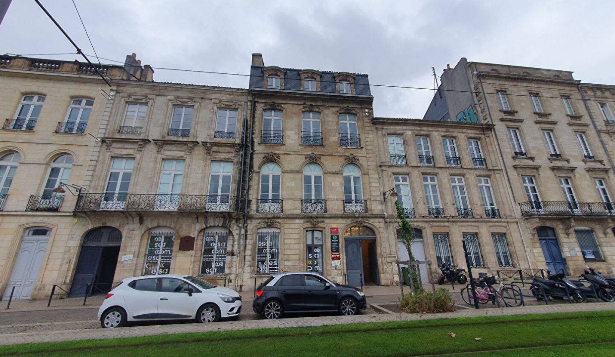 publique-57613389-Nr-1