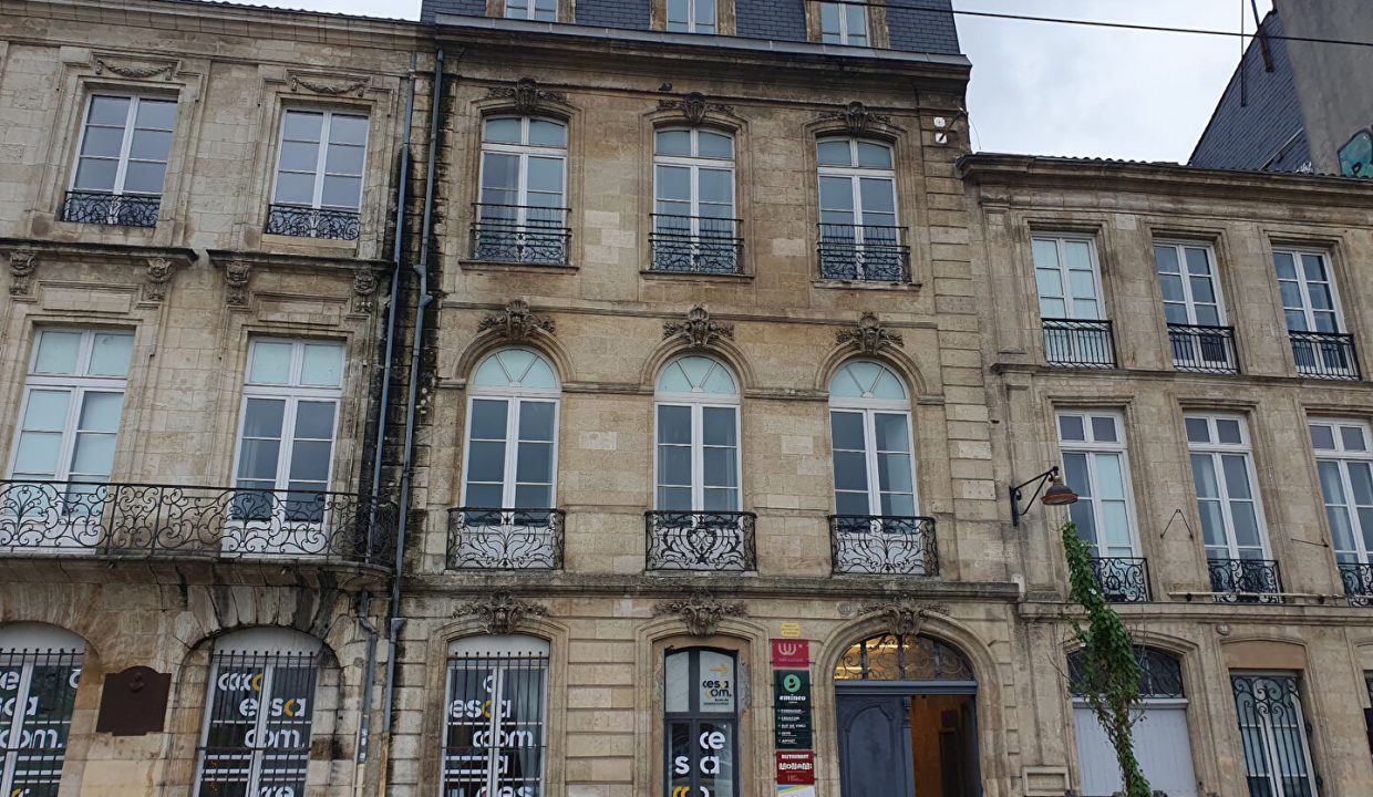 publique-57613389-Nr-3