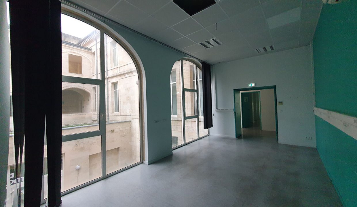 publique-57613389-Nr-7