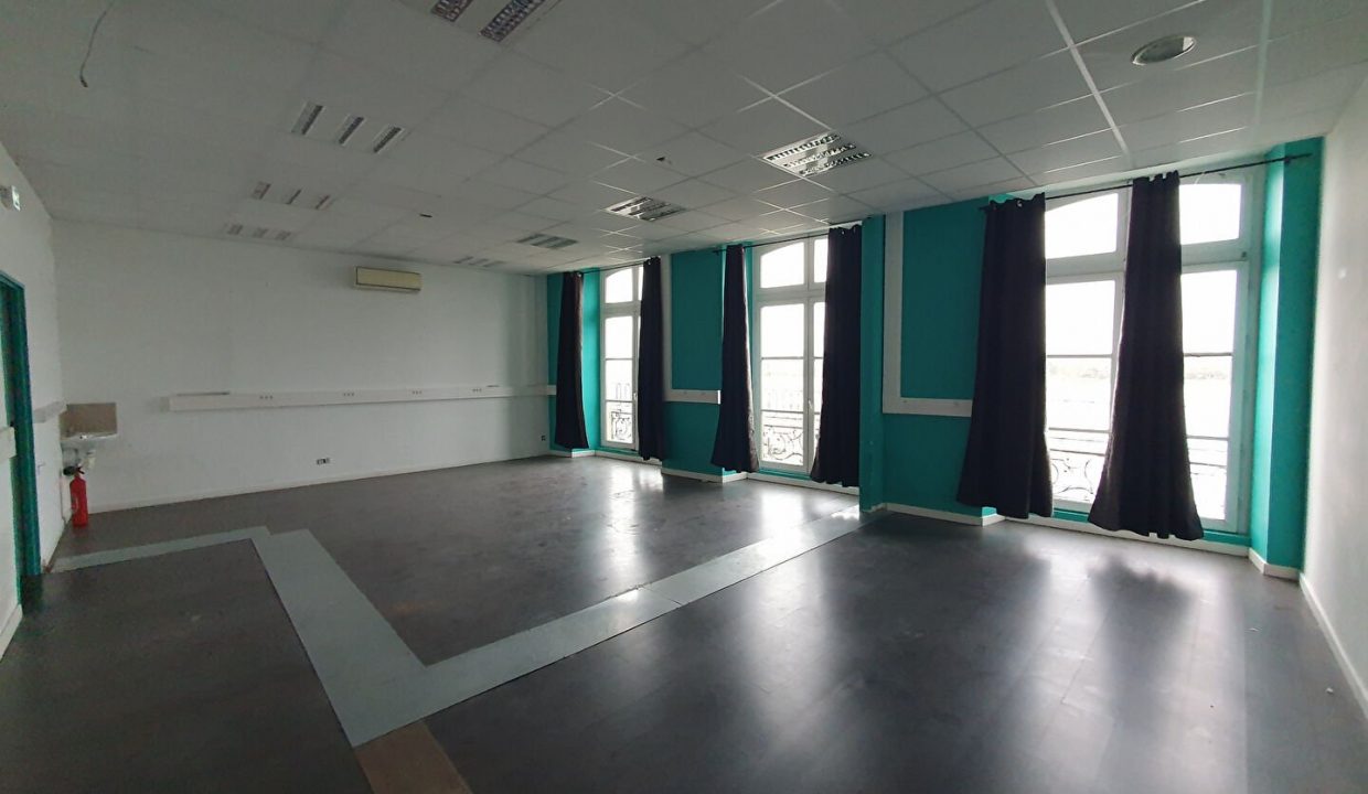 publique-57618138-Nr-8