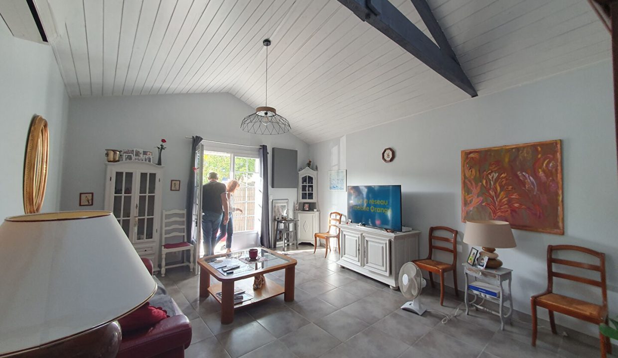 publique-58082211-Nr-4