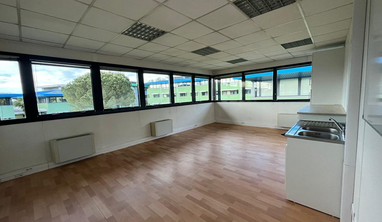 publique-58128082-Nr-3